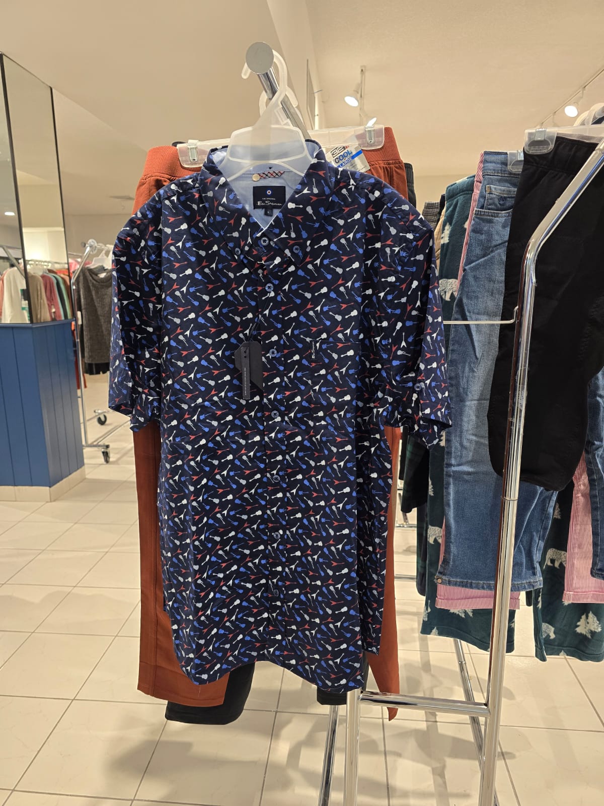Camisa con estampado tricolor
